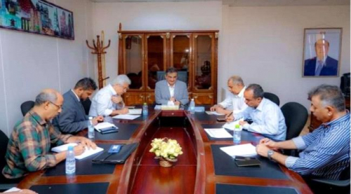 لملس يرأس اجتماعاً مشتركاً بين مدراء المديريات والأشغال العامة وصندوق النظافة وهيئة الأراضي بعدن