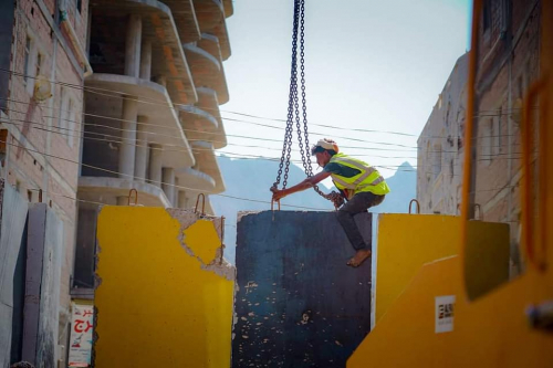 بتوجيهات المحافظ لملس: إعادة فتح شارع العيدروس بكريتر بعد إغلاق دام سنوات