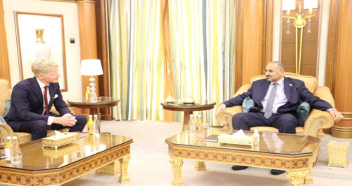 الزبيدي لمسؤول أوروبي: يجب إشراك الإنتقالي في كافة تفاصيل العملية السياسية باليمن