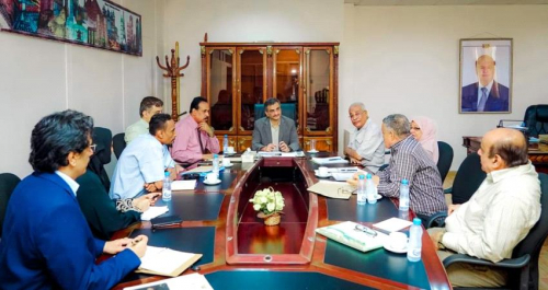 برئاسة لملس.الوقوف أمام مقترحات لتطوير البنية التحتية وبناء الجسور في عدن