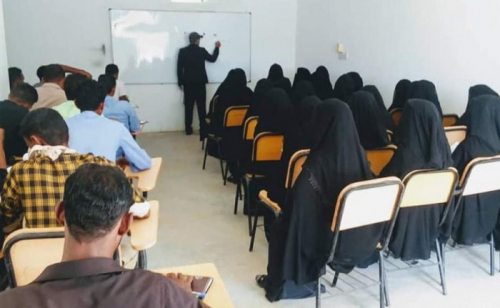 بدعم خليفة الإنسانية.. دورات تأهيلية جديدة لأبناء سقطرى