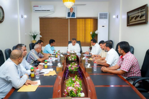 لملس يترأس اجتماعًا لبحث سُبل معالجة مشكلات قطاع الكهرباء بالعاصمة عدن