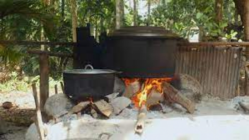 العودة إلى الطهي بالحطب.. بطش بن عديو يعيد شبوة الى زمن الجاهلية 