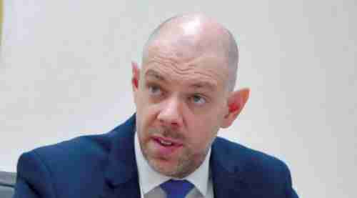 سفير بريطانيا: جاهزون لدعم قرار دولي جديد لتسوية سياسية شاملة في اليمن (مقابلة صحفية)