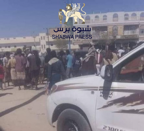 عـاجـل: انفجار في عتق يستهدف طقم عسكري
