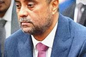 بن بريك يواجه مصاعب ومطالب شعبية.. السعودية لن تدفع نقدا