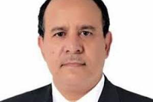 سيف الحاضري.. من دوشان في بلاط علي محسن إلى واعظٍ في الشرف والسيادة!