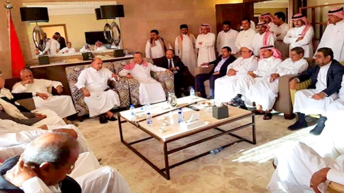 غاب عنهم ضيف الشرف الأكبر : الحضارم المجتمعون في بيت "بن" دغر يؤكدون تمسكهم باليمن الاتحادي "الأقاليم"
