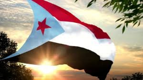 مليشيات الإخونج في ميفعة تطلق الرصاص على شباب المدينة وتصيب الشاعر "الأحمدي" بثلاث طلقات