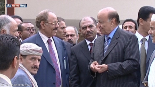 مشادات حادة كادت تتطور إلى عراك تفض اجتماعاً لمجلس الوزراء اليمني في الرياض !