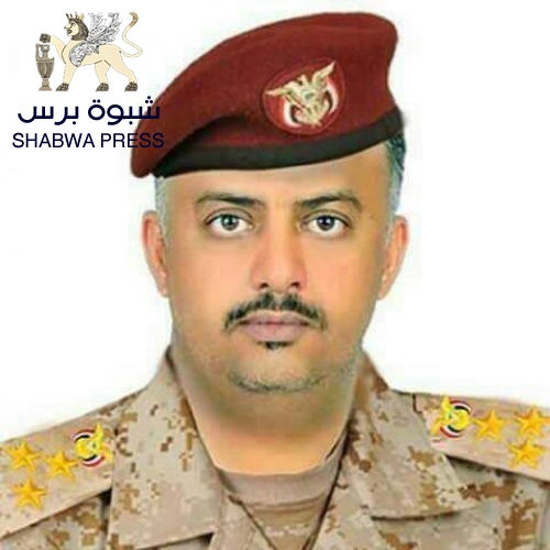 "سيف القفيش" ينهب مرتبات جنود اللواء 115 بلـودر