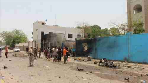 انفجارات واشتباكات في معسكر تابع للشرعية بمديرية لودر محافظة ابين