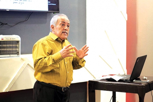 النيابة تستدعي رئيس تحرير "عدن تايم" على خلفيه كشف الصحيفة فساد صادم