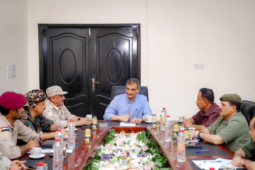 اللجنة الأمنية بالعاصمة عدن تُشيد بتعاون المواطنين وتؤكد على تشديد الاجراءات الأمنية في المنافذ 