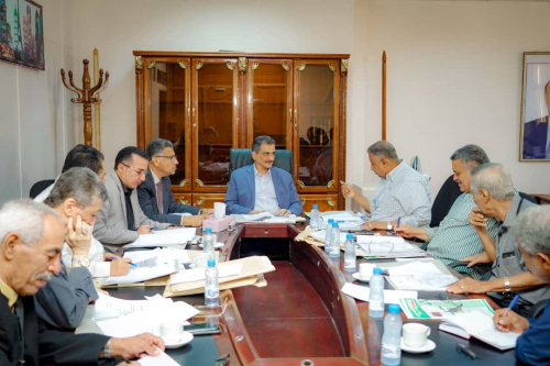 صندوق النظافة بالعاصمة عدن يقرّ إعادة النظر في إيجارات المحلات والأسواق التابعة للدولة