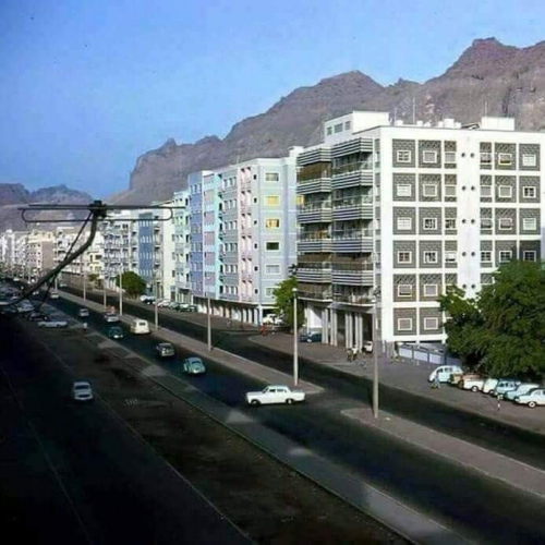 منع العسكريين والمدنيين من حيازة السلاح بعدن