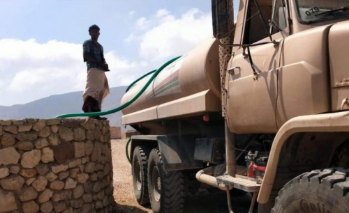 صهاريج الإمارات تروي ظمأ قرى غرب سقطرى