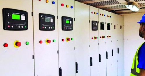 مؤسسة خليفة الإنسانية تعزز محطة الشيخ زايد بسقطرى بمولدات كهربائية