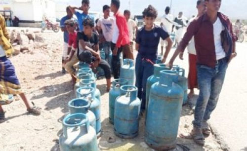 &laquo;خليفة الإنسانية&raquo; تؤمن احتياجات سكان سقطرى من الغاز والمياه