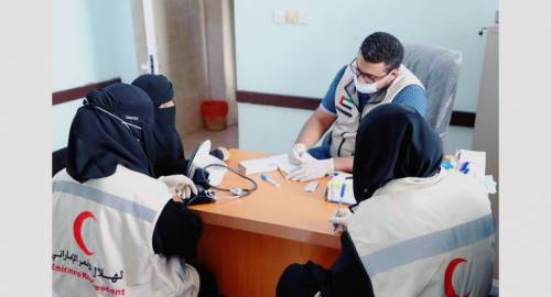 بدعم إماراتي.. عيادة الهلال الأحمر الطبية المتنقلة تواصل خدماتها المجانية في حضرموت