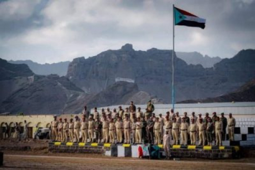 عرض عسكري في معسكر الأول مشاة بمناسبة ذكرى الاستقلال المجيد