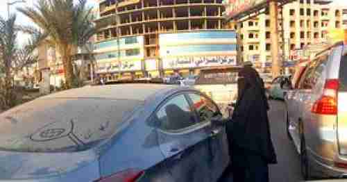 مجاعة.. عدنيات عفيفات وعساكر بالجيش يتسولون لإطعام أهاليهم