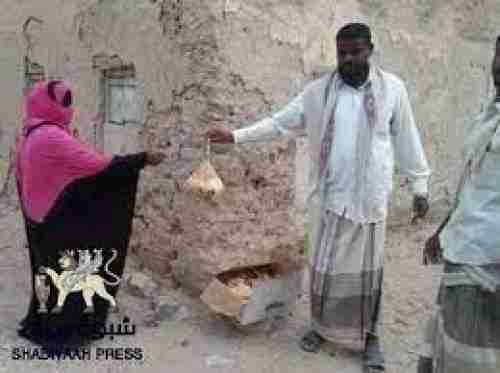 مكابدة وضنك العيش.. سياسة التجويع في حضرموت