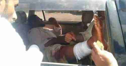 5 جرحى بينهم مواطنين في انفجار طقم عسكري تابع لمليشيات الاخوان في شقرة