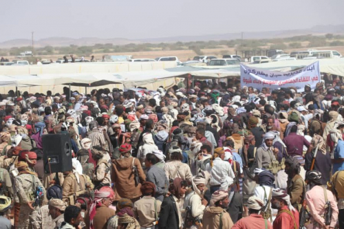 جماهير شبوة تجمع على إزاحة بن عديو وملاحقة الخونة