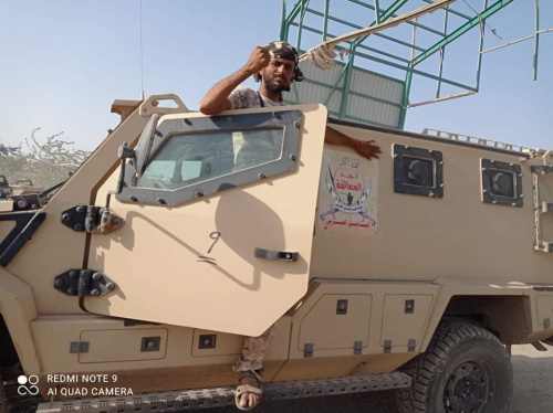 جنوبيون: القوات المدعومة إماراتياً تسحق ذراع إيران وتحرج جيش الإخوان