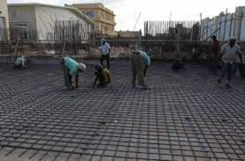 تسارع معدلات تنفيذ مشروع مستشفى أم الإمارات بسقطرى