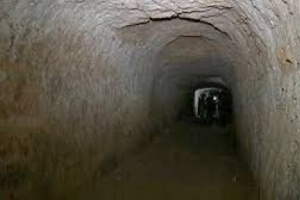 الأنفاق سلاح الحوثيين الجديد.. جيش اليمن في أضعف حالاته