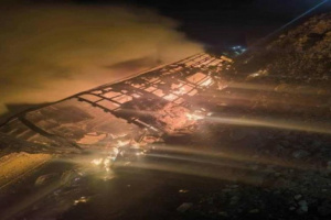 فاجعة العرقوب.. احتراق باص نقل جماعي بركابه وتحوله لمقبرة جماعية في أبين(صور) 