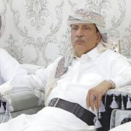 محافظ المهرة يتمرد على قرارات الدولة ويحوّل الإيرادات بالقوة(وثيقة)