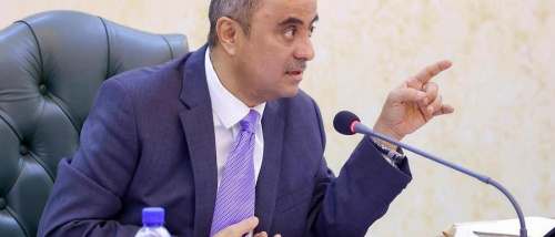 بن بريك يضع حدًا لسفريات الوزراء ويشترط الضرورة والعائد الوطني