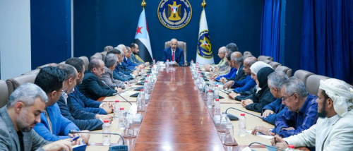 الرئيس الزُبيدي يترأس اجتماعاً موسعاً لهيئة رئاسة المجلس الانتقالي والأمانة العامة