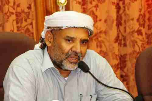 وثائق تكشف تورط وكيل وادي حضرموت "الكثيري" و "بلفاس" في صفقات مشبوهة مع الحوثيين