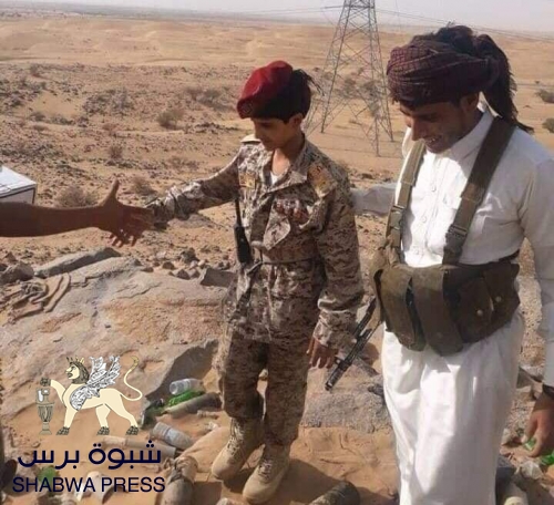 "المقدشي" يقضي أعياد الميلاد في إيطاليا ويكلف ابنه ذي الـ 15 عاما بالقيام بمهامه في جيش الشرعية 