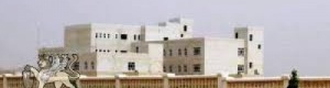 مبانى المستشفى الجديد وشعبة الاستخبارات والمتحف الوطني في عتق يحتلها أبناء القبائل 