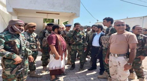 الحزام الامني يتسلم معسكر خفر السواحل بالعاصمة عدن