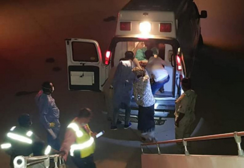 خليفة الإنسانية تنقل 9 حالات حرجة من سقطرى للعلاج بالإمارات