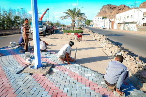 في عهد محافظها "لملس": عدن مدينة تنهض من تحت الركام