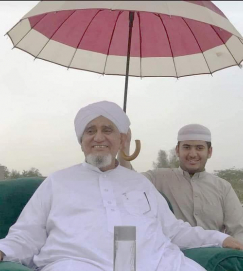 الرئيس الزُبيدي يُعزّي الحبيب العلامة أبوبكر العدني المشهور بوفاة نجله حسن