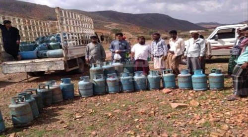 خليفة الانسانية تواصل إمداد سقطرى بالغاز المنزلي