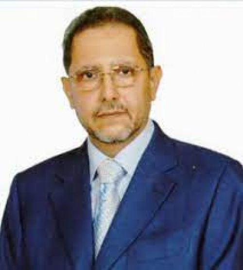 الرئيس القائد عيدروس الزُبيدي يعزي بوفاة السلطان فضل العفيفي