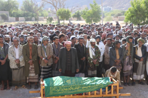 بحضور رئيس انتقالي شبوة.. تشييع جثمان ضابط النخبة الشهيد "أبوبكر العولقي" بالصعيد