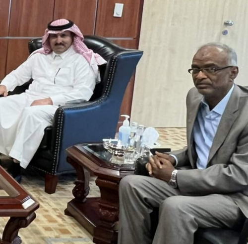 بوجوه عابسة.. قيادات الإصلاح تقابل ال جابر بالرياض