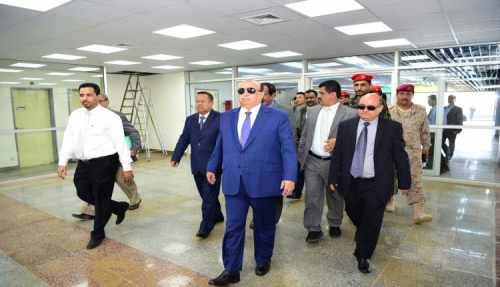 باعوا الوطن للحوثي مقابل حياة الرغد والرفاهية بالفنادق!