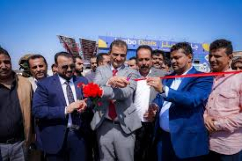 عـــدن.. لملس يفتتح حزمة مشاريع خدمية وأمنية وحدائق عامة