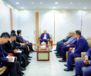 الرئيس الزُبيدي يبحث مع سفير الصين دعم مسار التنمية